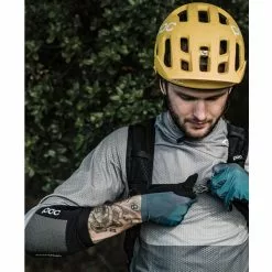 Poc Essential Enduro 3/4 Light Jersey 10 Poc Essential Enduro 3/4 Light Jersey -pyöräkauppa 46271 4 franciummultigrey