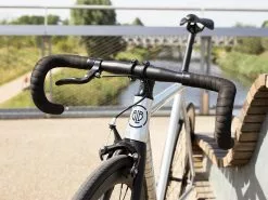 Fixie Bicycle BLB La Piovra ATK -pyöräkauppa blb la piovra atk fixie single speed bike polished silver 11